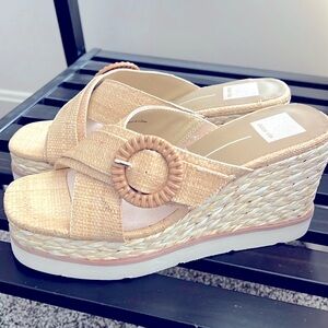 Dolce Vita rattan 8.5 sandal New without box